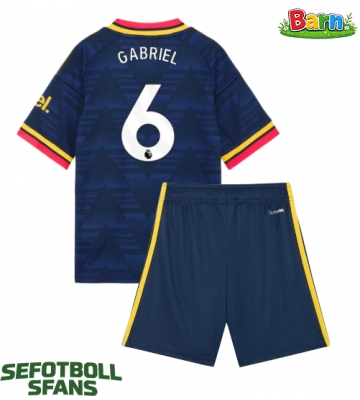 Arsenal Gabriel Magalhaes #6 Bortaställ Barn 2026-27 Kortärmad (+ Korta byxor)